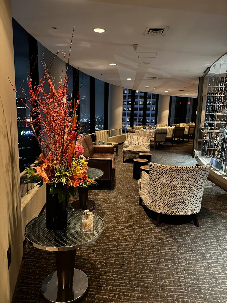BonaVista Revolving Lounge
