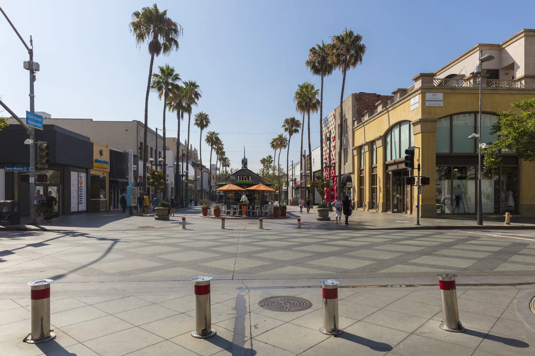 Santa Monica Third Street Promenade (Downtown Santa Monica)
