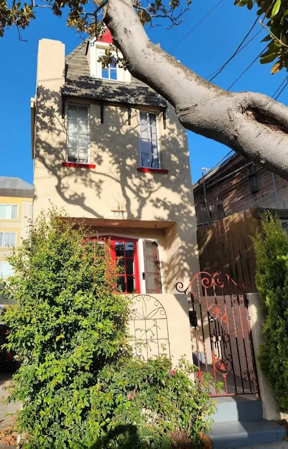 Thumbnail of Skinny House