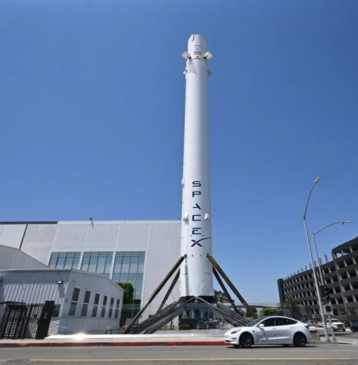 SpaceX Headquarters + Falcon 9